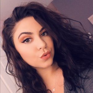 Meet your Posher, Mikaila